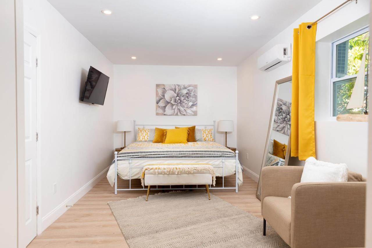 Beautiful Casita With King Bed And Private Patio Close To Calle 8, Mia Airport, Coral Gables Miami Ngoại thất bức ảnh