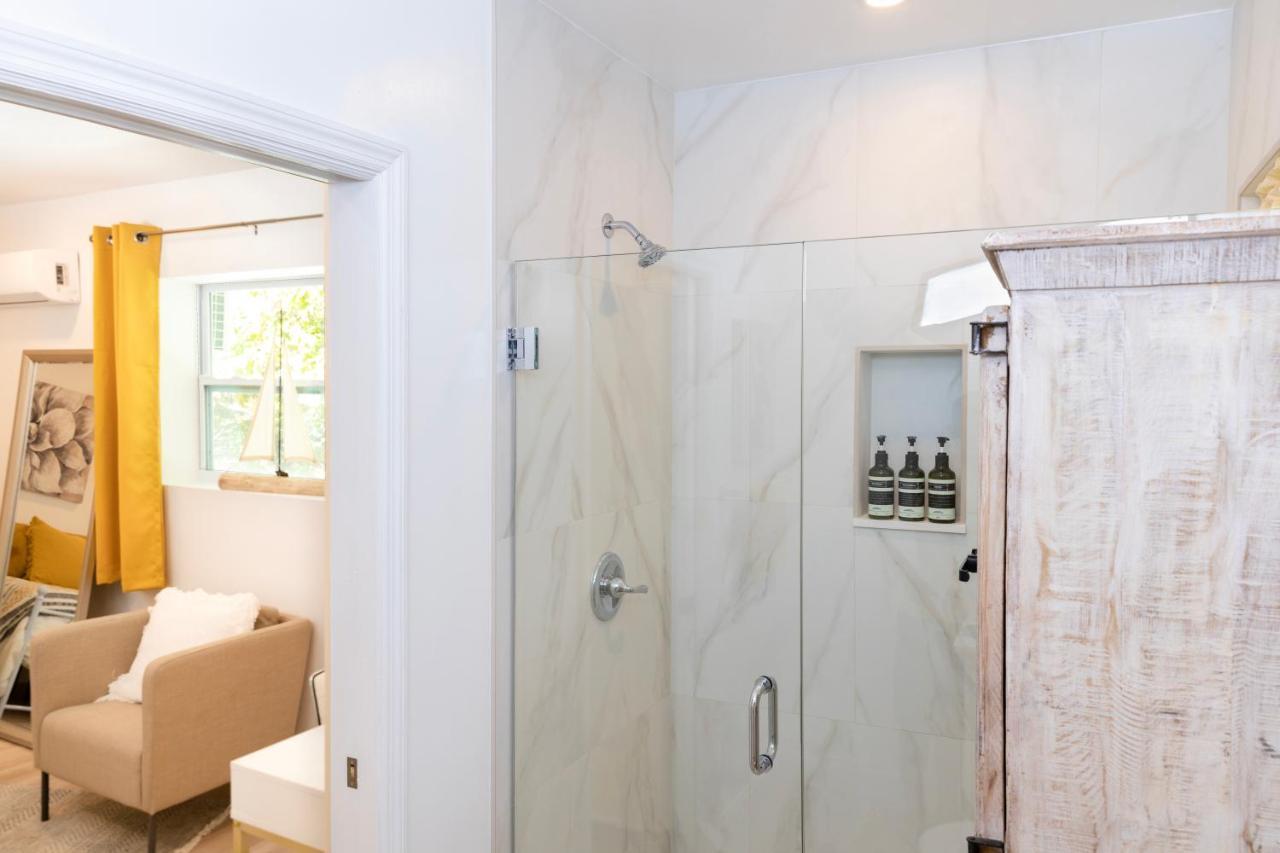 Beautiful Casita With King Bed And Private Patio Close To Calle 8, Mia Airport, Coral Gables Miami Ngoại thất bức ảnh