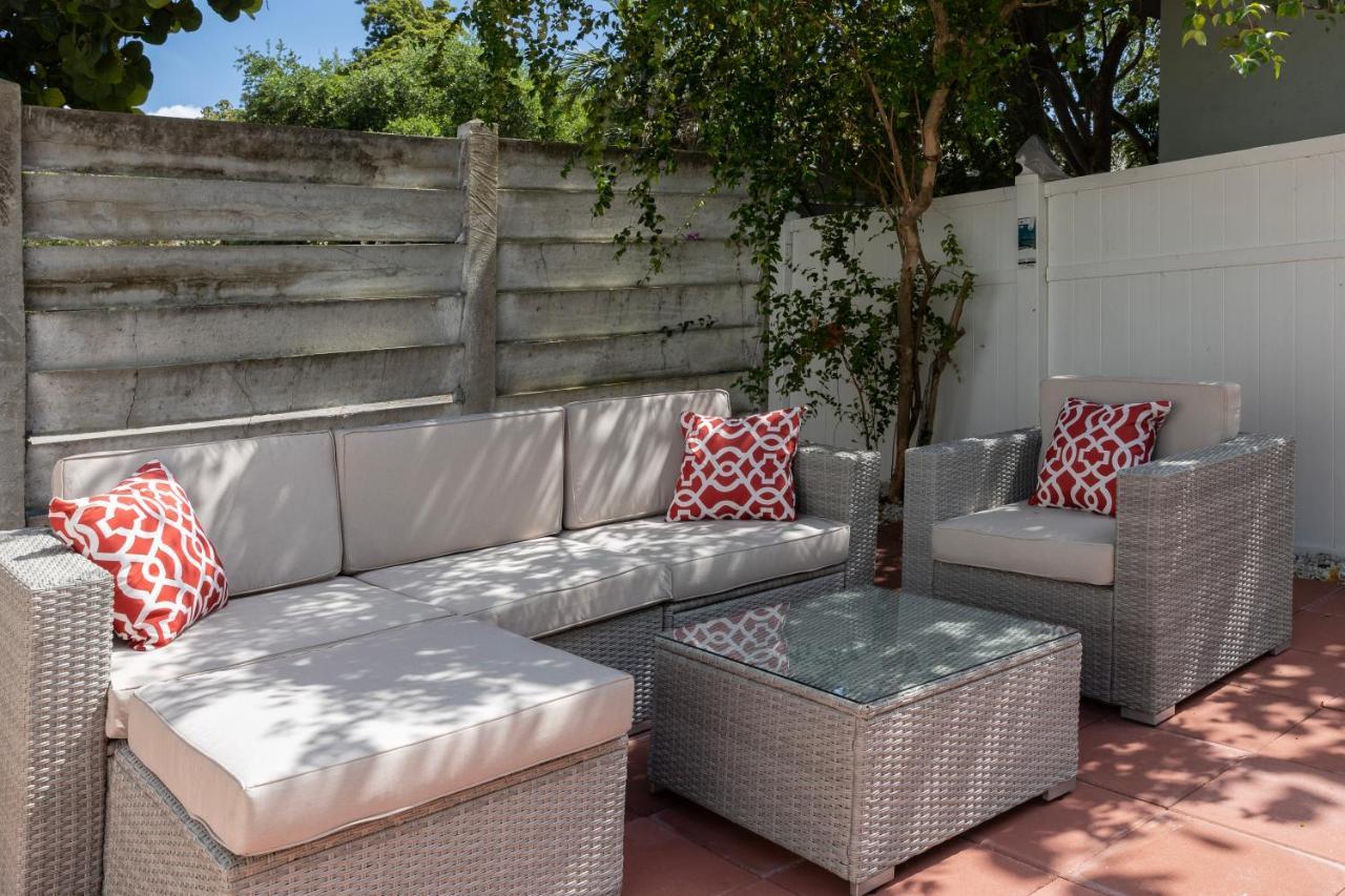 Beautiful Casita With King Bed And Private Patio Close To Calle 8, Mia Airport, Coral Gables Miami Ngoại thất bức ảnh
