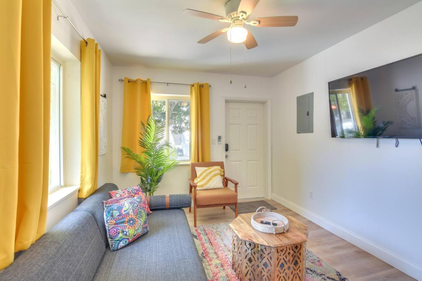 Beautiful Casita With King Bed And Private Patio Close To Calle 8, Mia Airport, Coral Gables Miami Ngoại thất bức ảnh